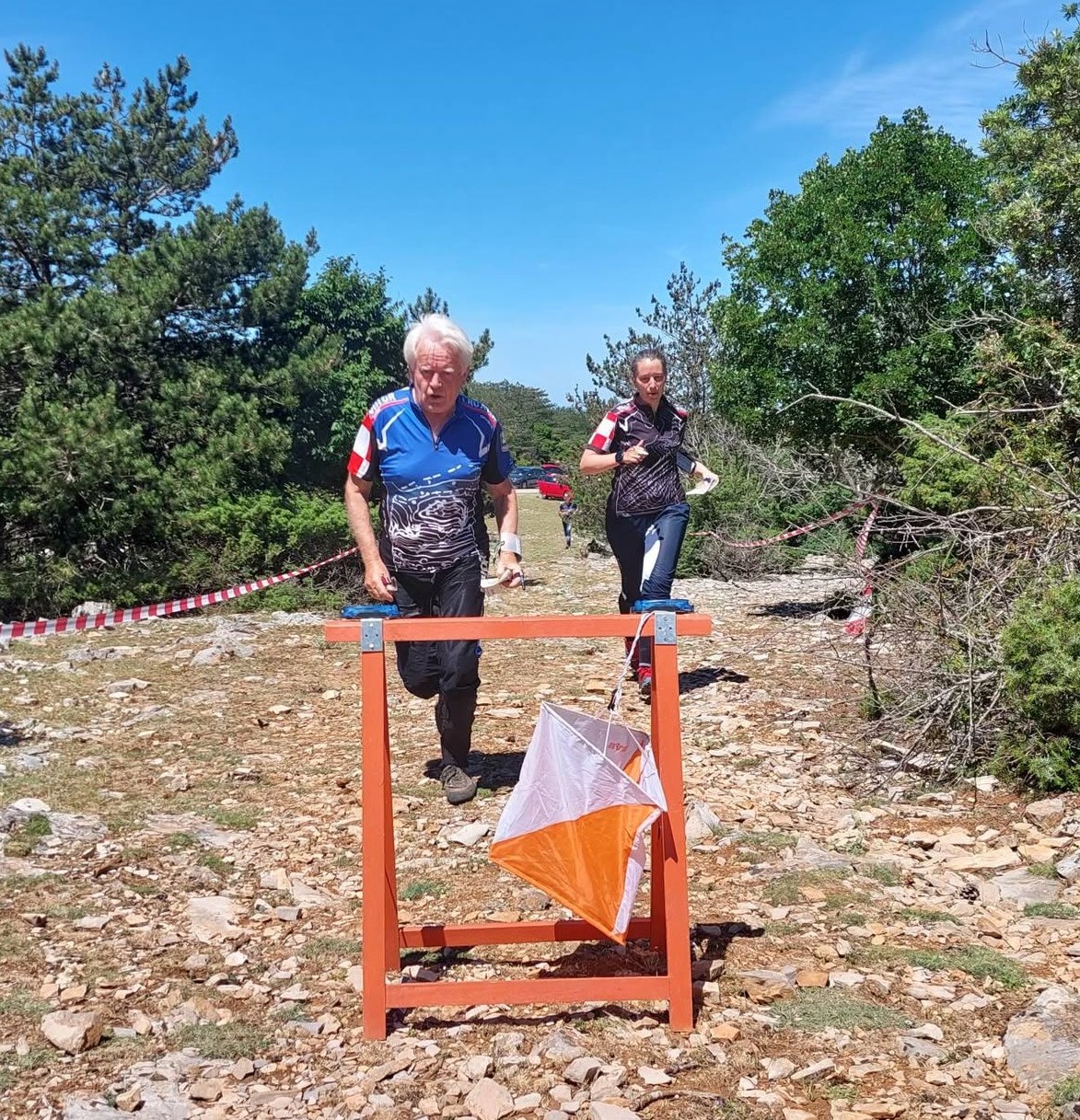 Ivica Mesić i Bernardica Stipić utrčavaju u cilj na Vidovoj Gori na Braču